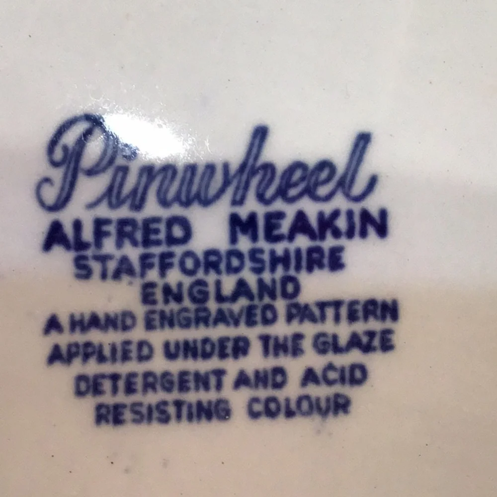 “Pinwheel” platter by Alfred Meakin, made in England.